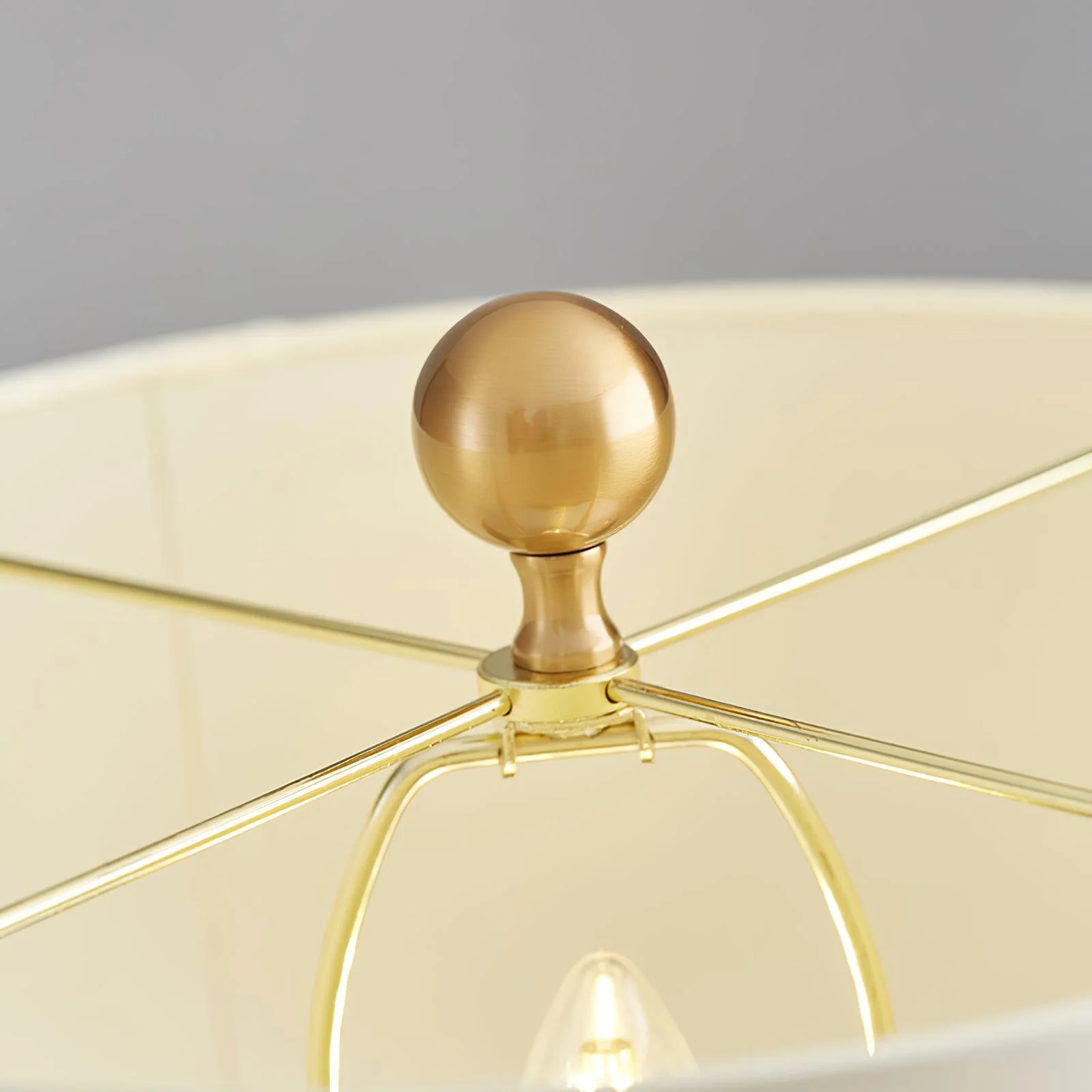 Alabaster Table Lamp with Cylindrical Fabric Shade - Image 9