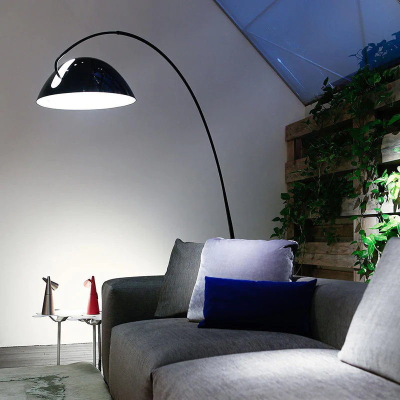 Black Metal Arc Floor Lamp with Round Base - Image 3