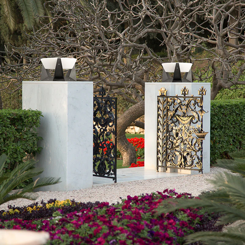 Black Solar Garden Lamp with Square Housing and White Top - Image 10