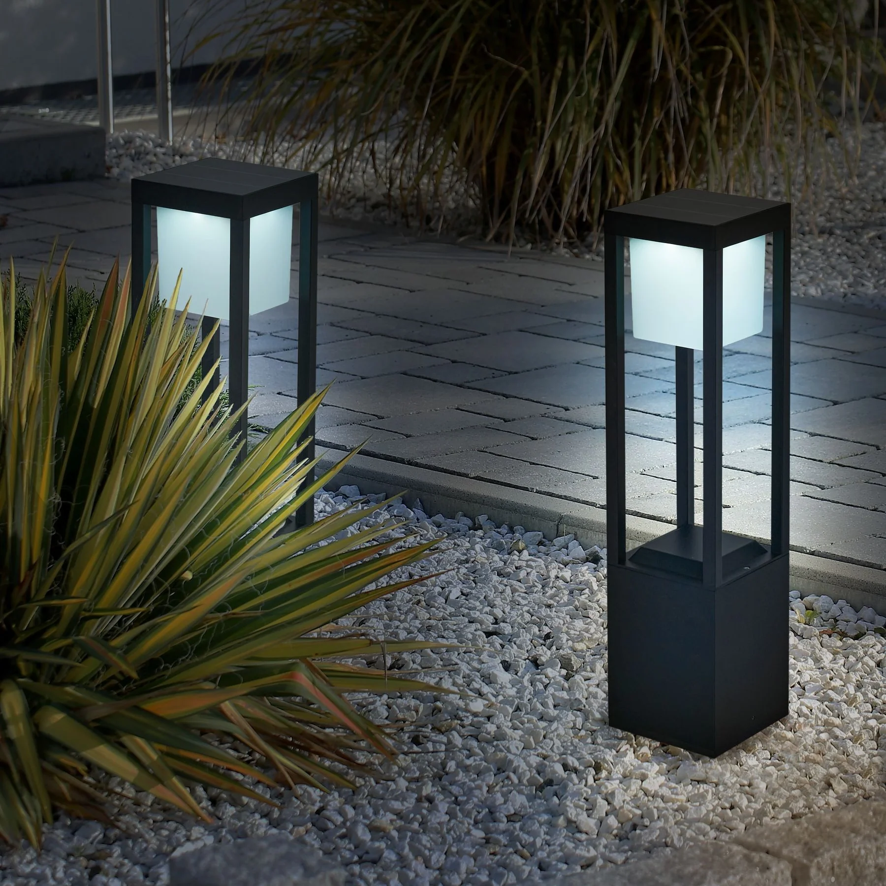 Black Square Solar Garden Post Light With Led Illumination - Image 4