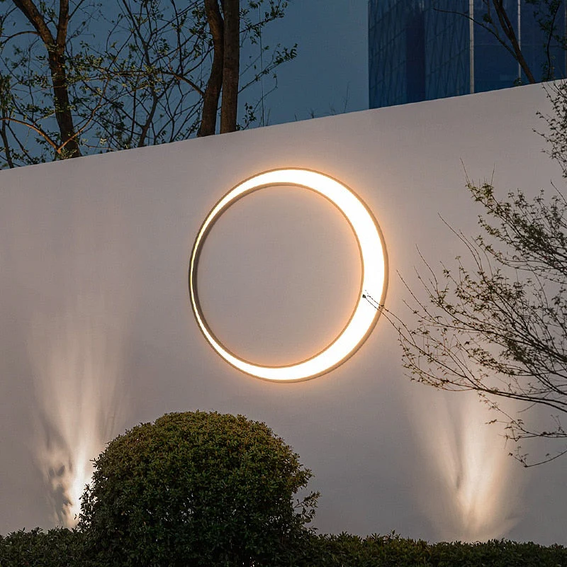 Circular Outdoor Wall Lamp With Ring Shaped Light Frame - Image 5