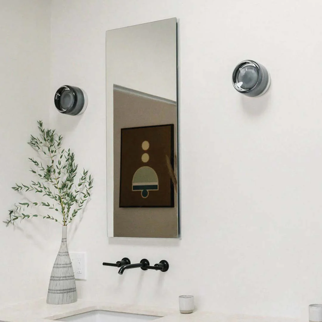 Compact Glass Wall Lamp - Image 3