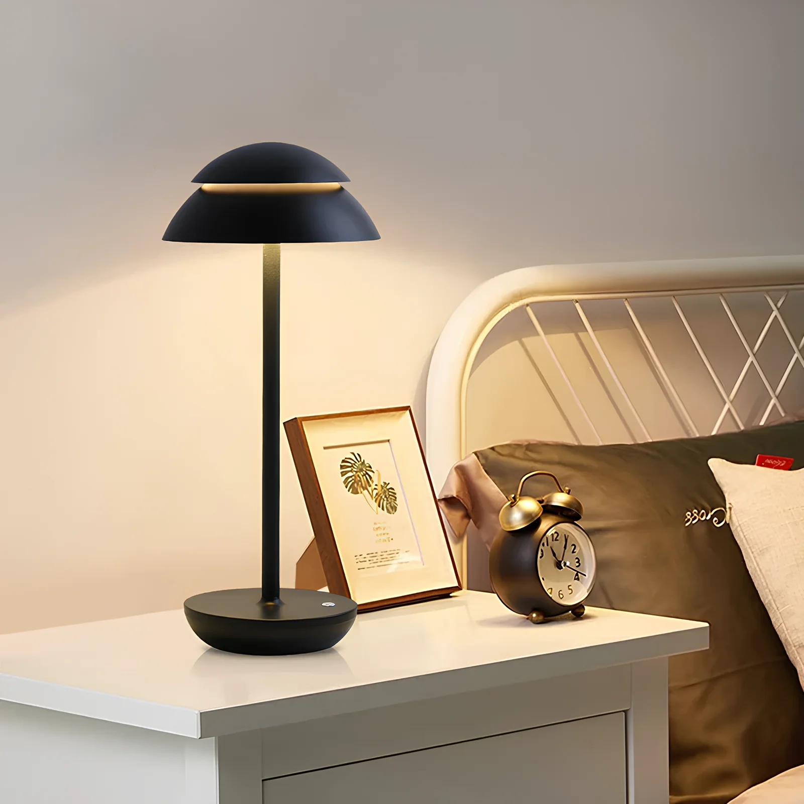 Cordless Dimmable Aluminum Table Lamp - Image 3