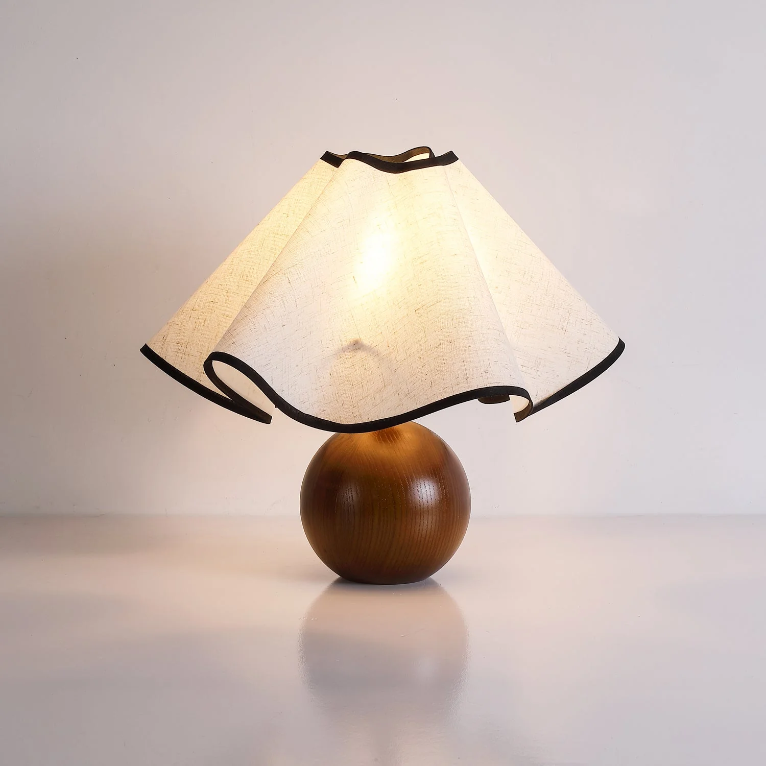 Elegant Wave Shade Table Lamp - Image 18