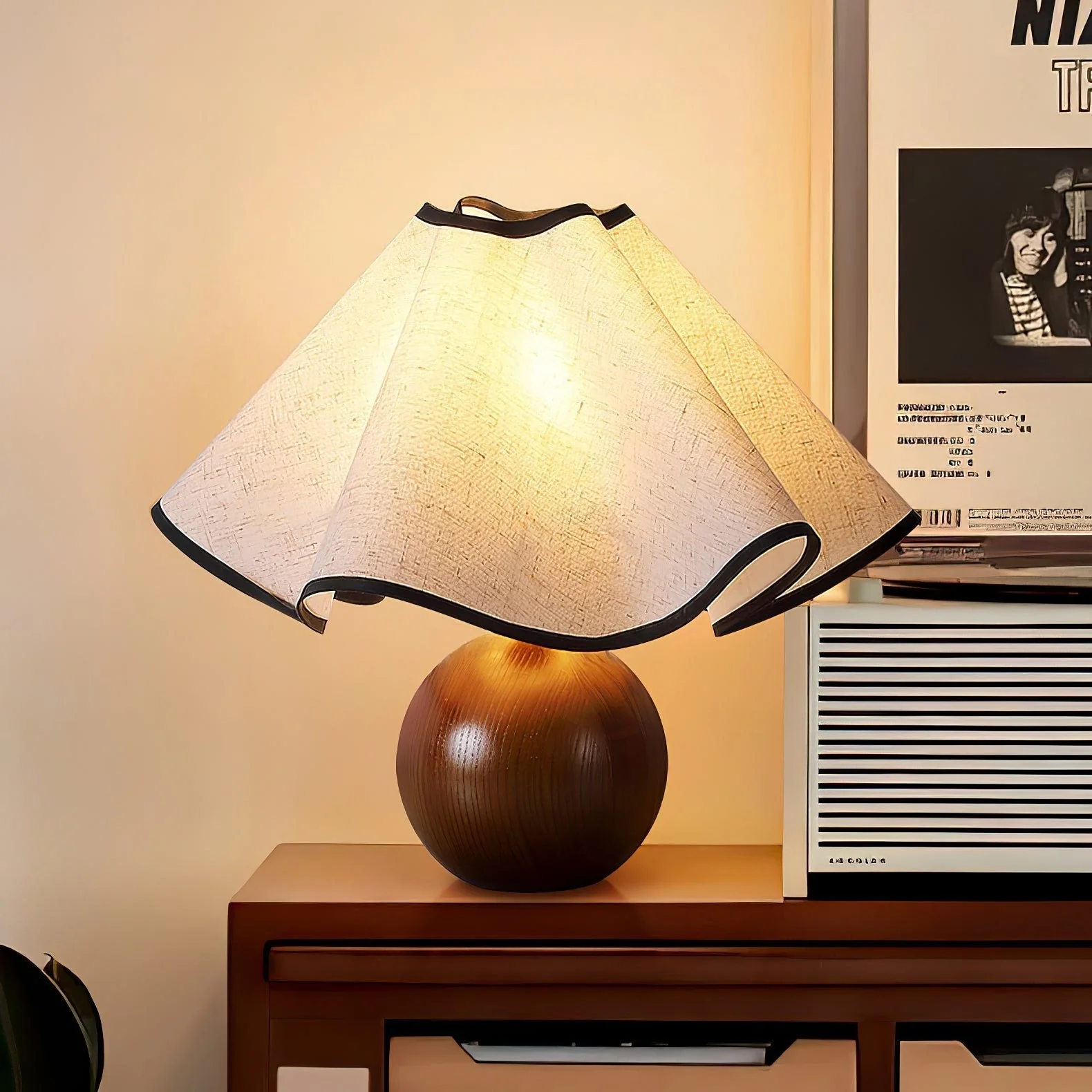 Elegant Wave Shade Table Lamp - Image 2
