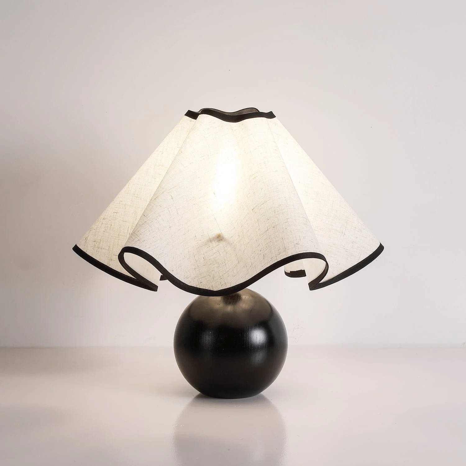 Elegant Wave Shade Table Lamp - Image 22