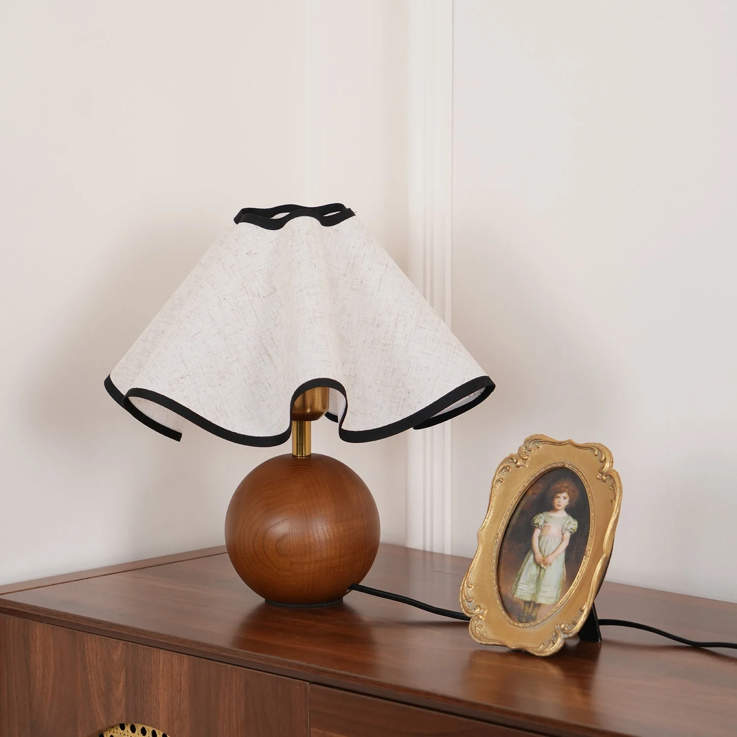 Elegant Wave Shade Table Lamp - Image 33