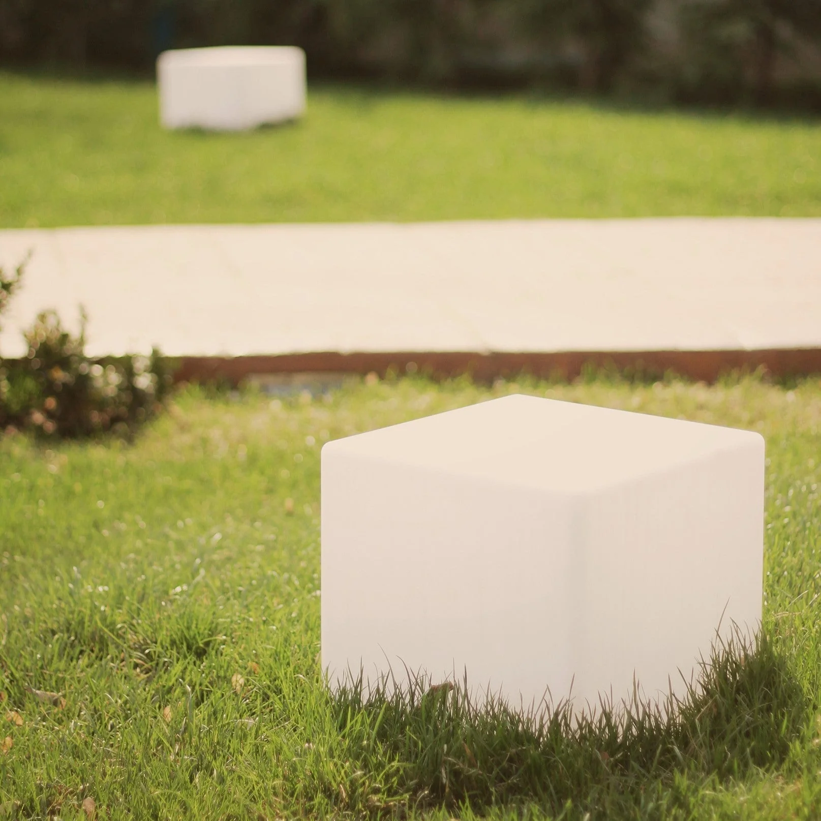 LED Cube Garden Light White Outdoor Floor Lamp - Image 4