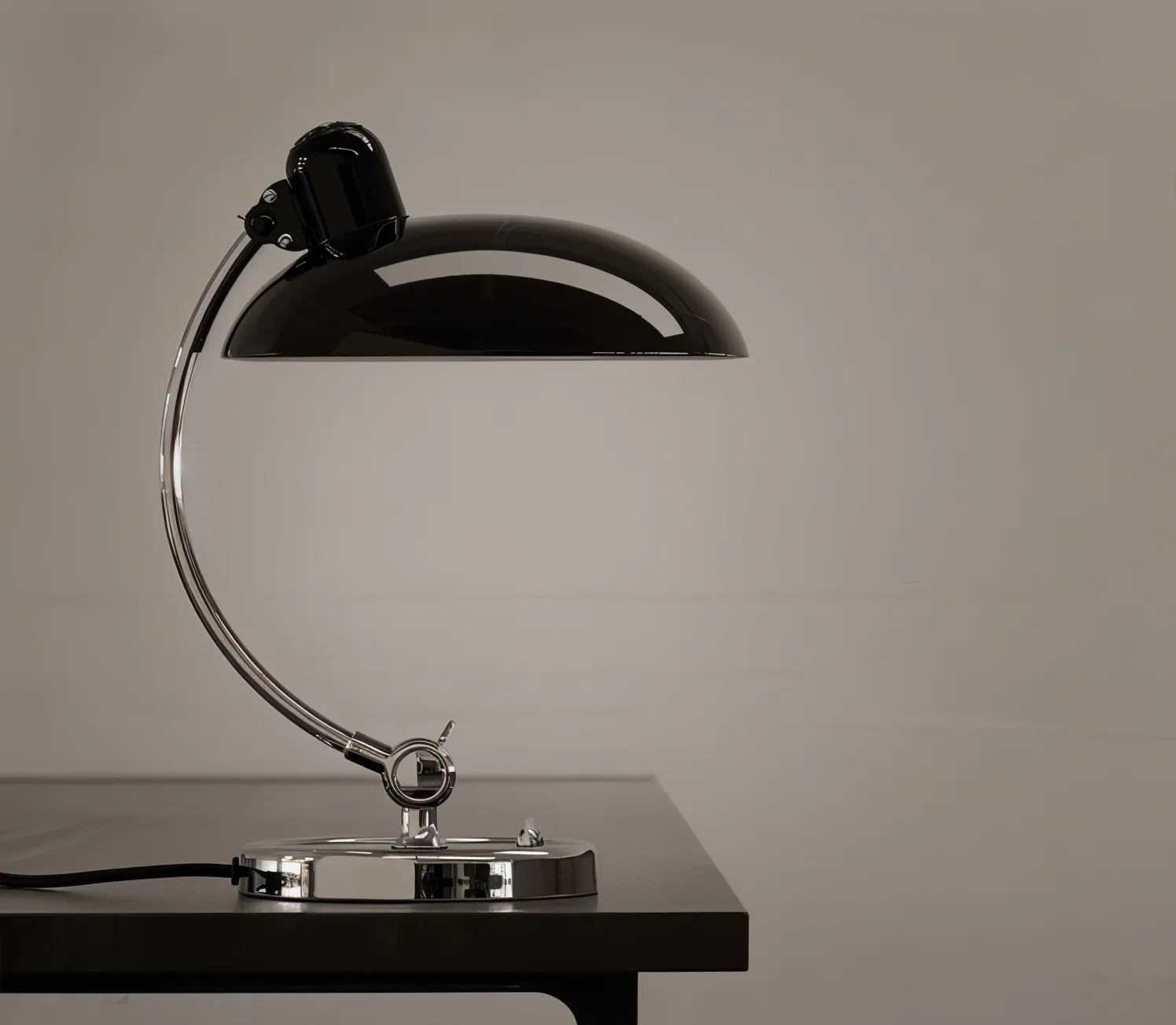 Metal desk lamp with adjustable dome shade - Image 8