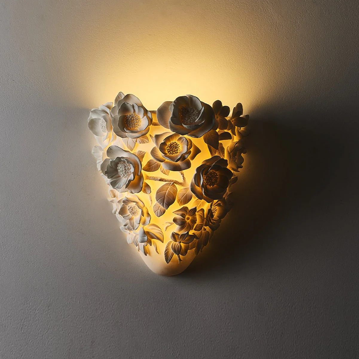 Minimalist Ceramic Flower Wall Lamp - Image 4