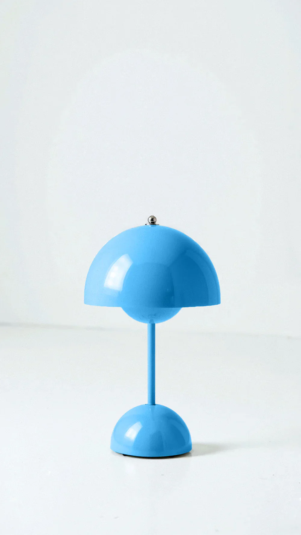 Minimalist Wireless Table Lamp - Image 16