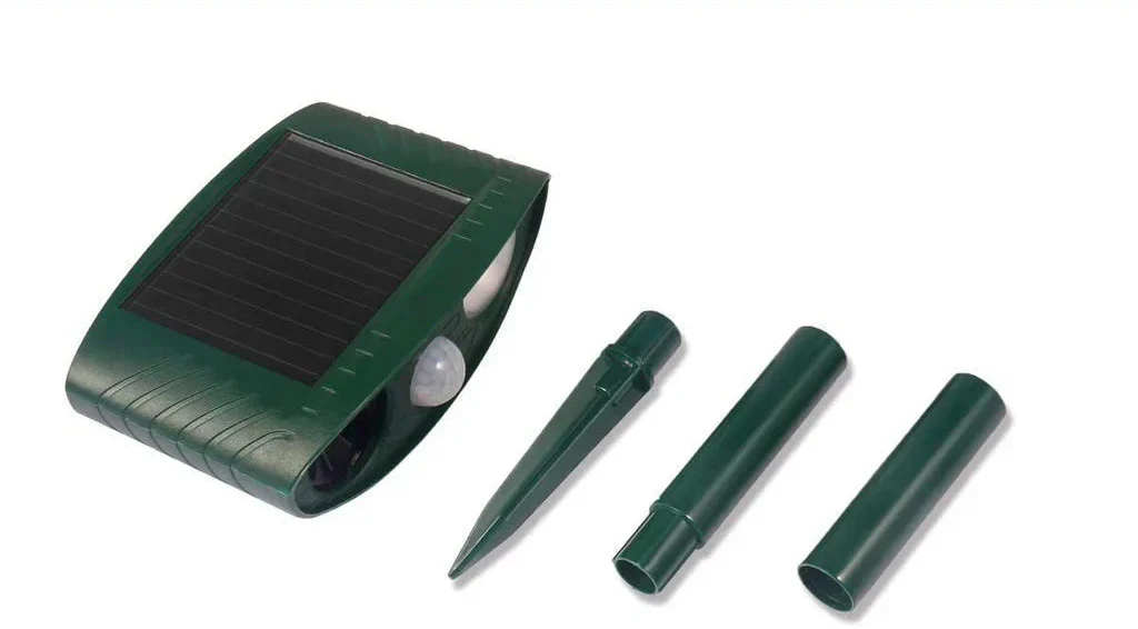 Outdoor Solar Ultrasonic Repeller for Animals with Sensor Light - Image 4