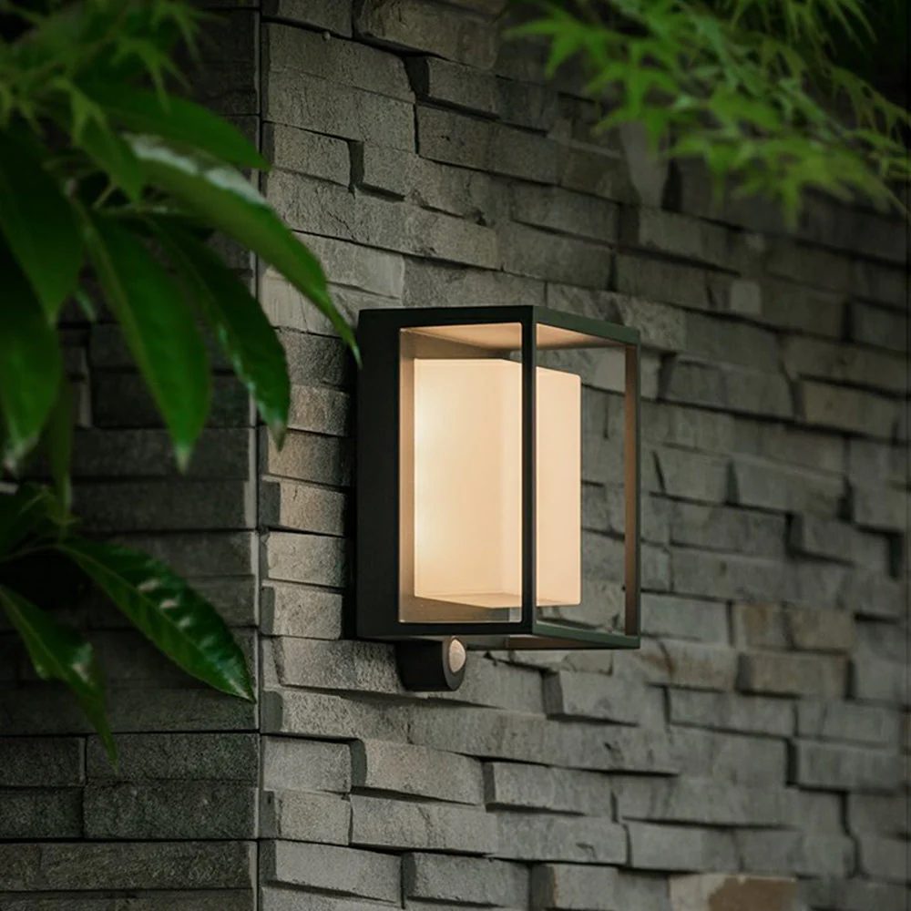 Outdoor Wall Light With Square Black Frame And Motion Sensor - Image 4