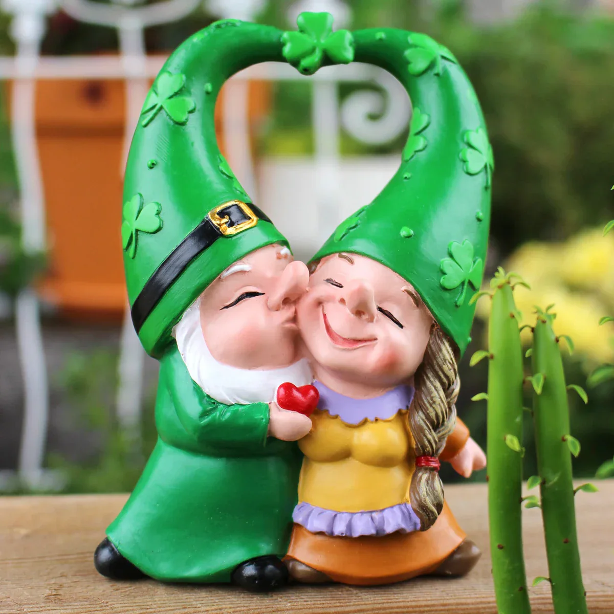 Resin Garden Gnome Couple Figurine with Heart and Clover Hats