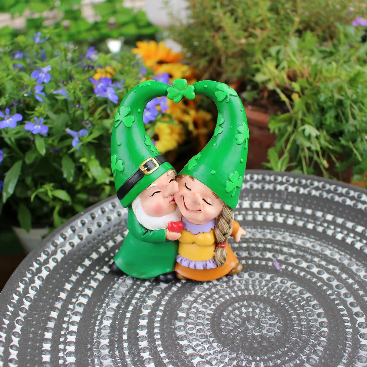 Resin Garden Gnome Couple Figurine with Heart and Clover Hats - Image 4