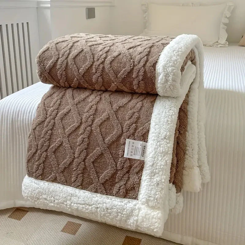 Reversible textured blanket with geometric pattern - Image 5
