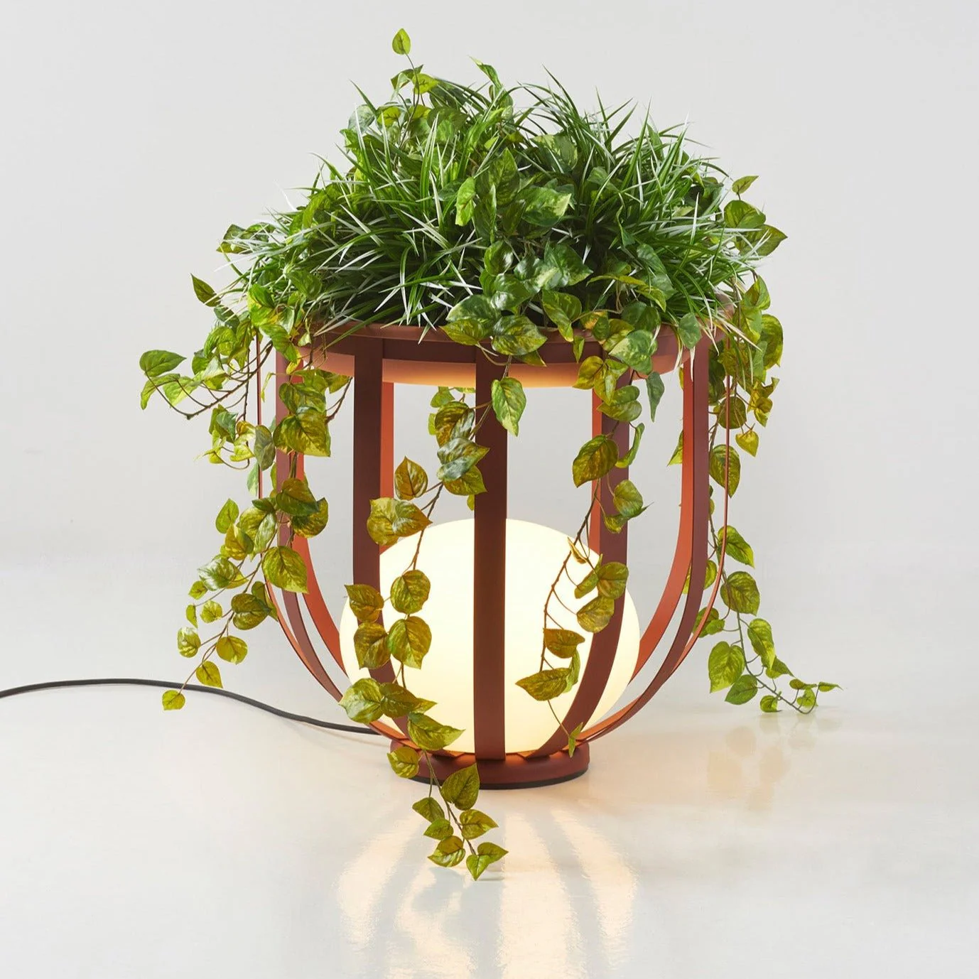 Round Outdoor Planter Lamp Table With Metal Frame - Image 3