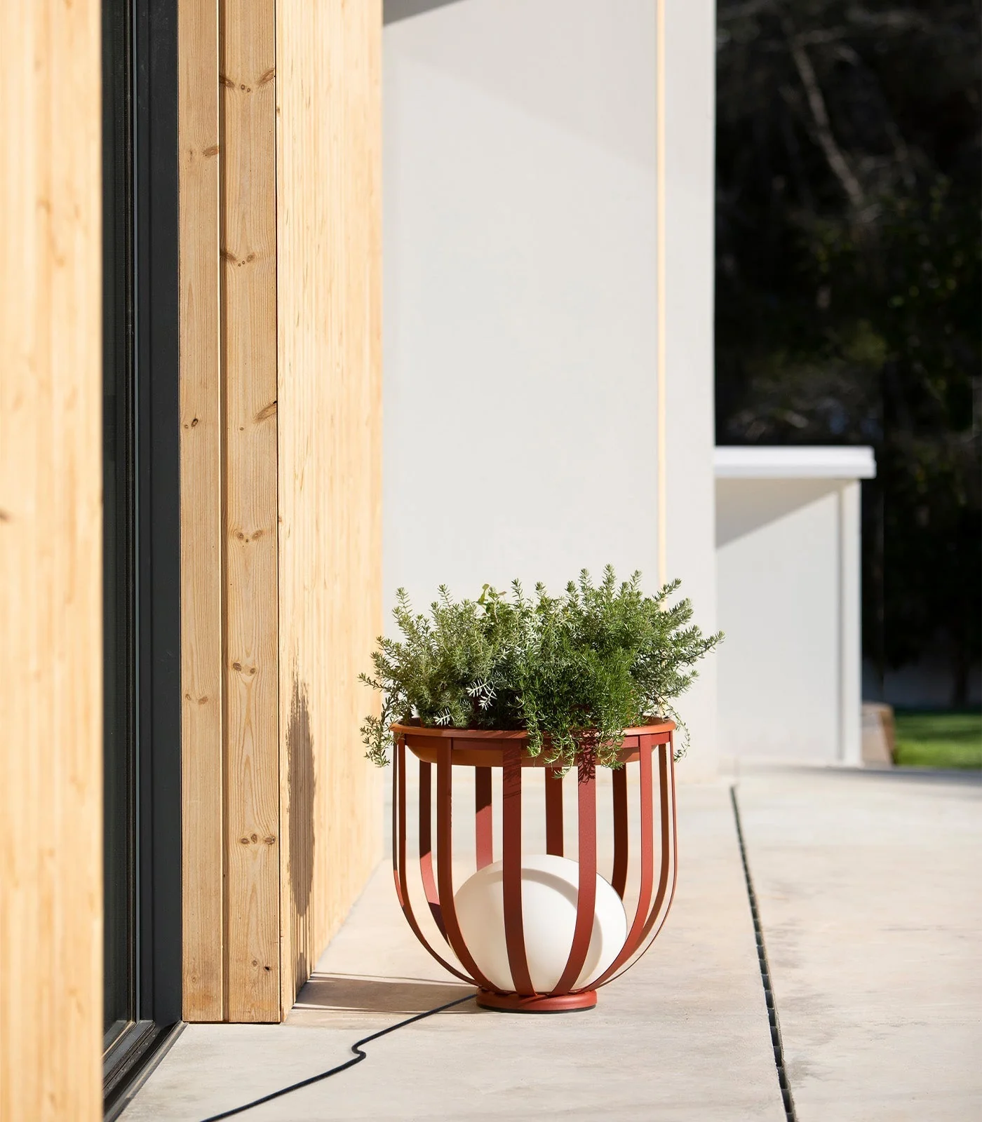 Round Outdoor Planter Lamp Table With Metal Frame - Image 4