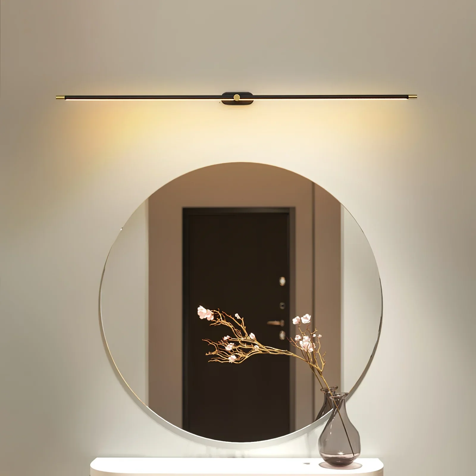 Sleek Metal Bathroom Bar Wall Light - Image 3
