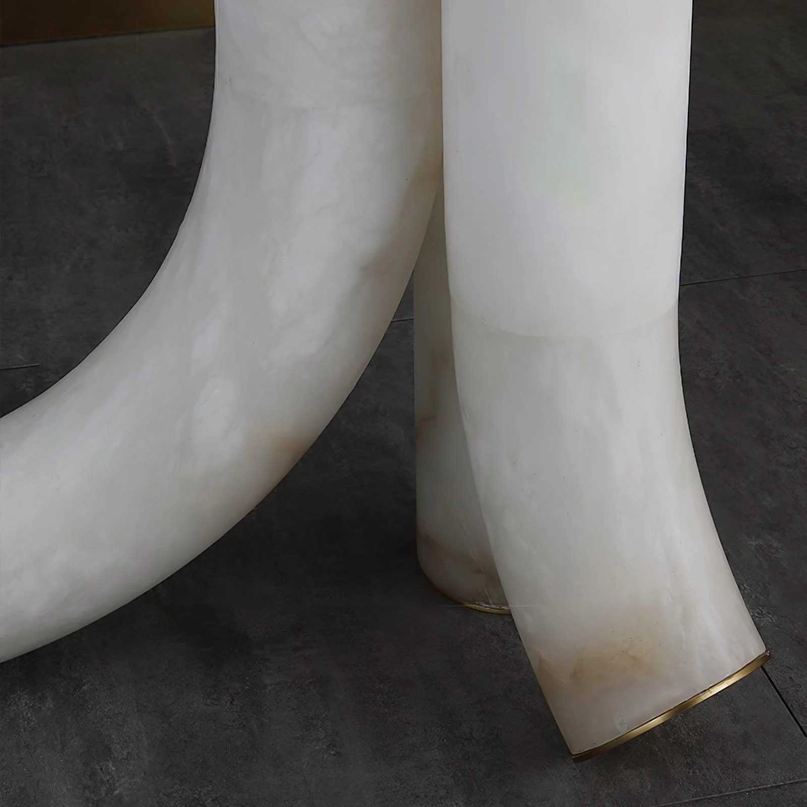 Stone Floor Lamp with Tall Alabaster Light Panels - Image 5
