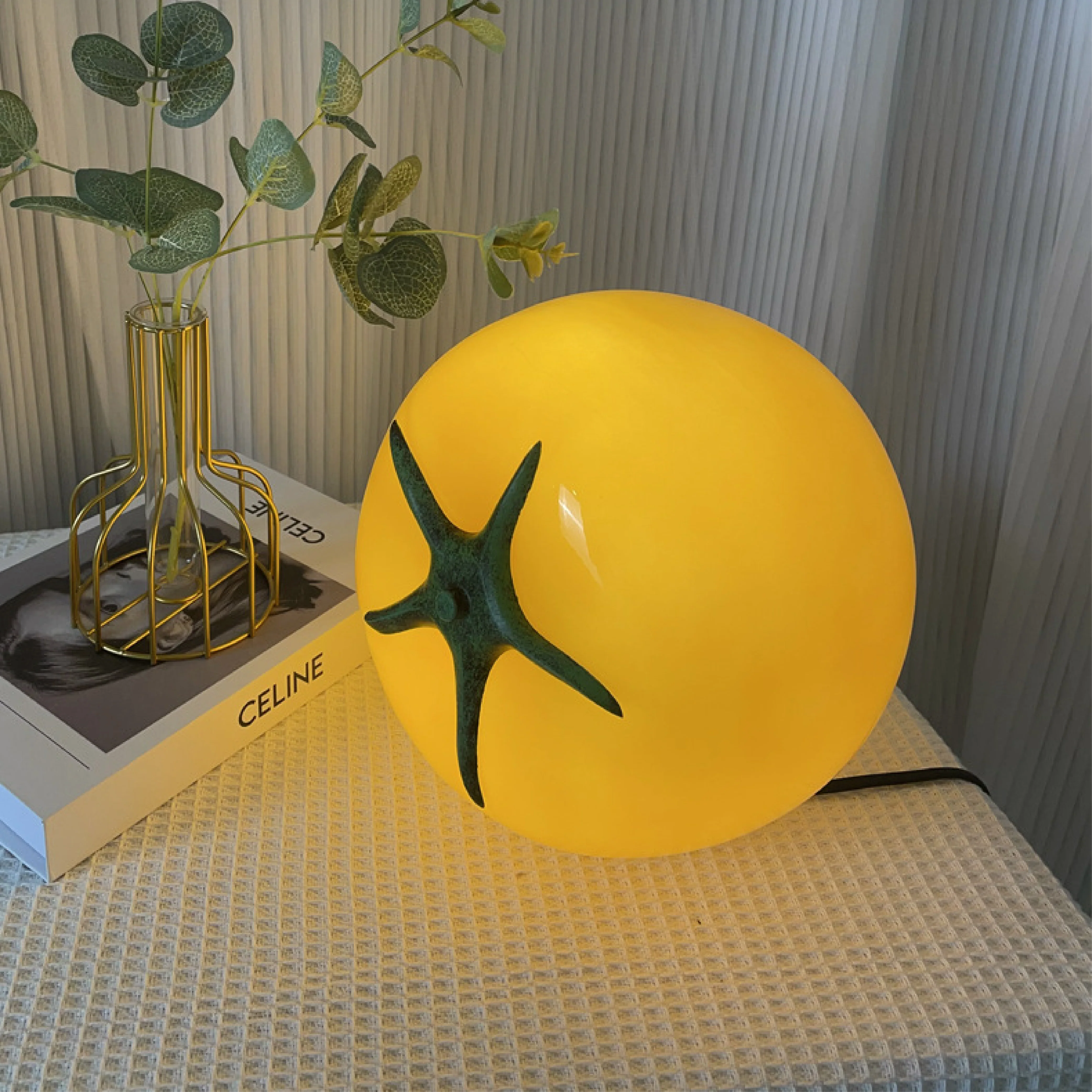 Tomato-Shaped Table Lamp - Image 3