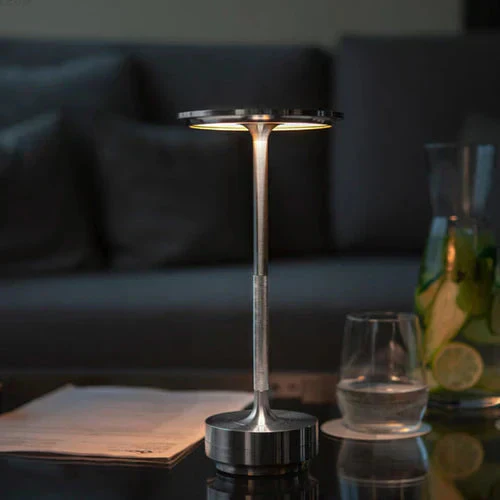 Wireless table lamp with circular metal shade - Image 6