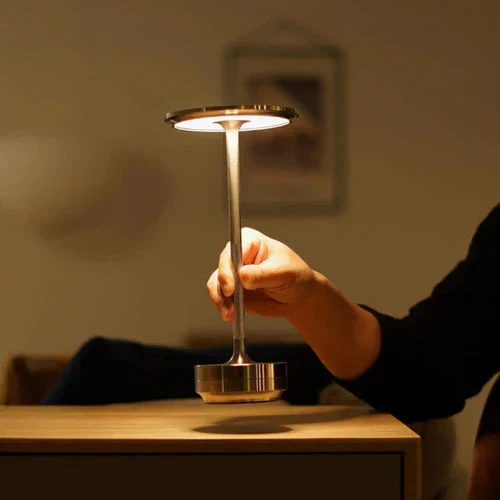 Wireless table lamp with circular metal shade - Image 8